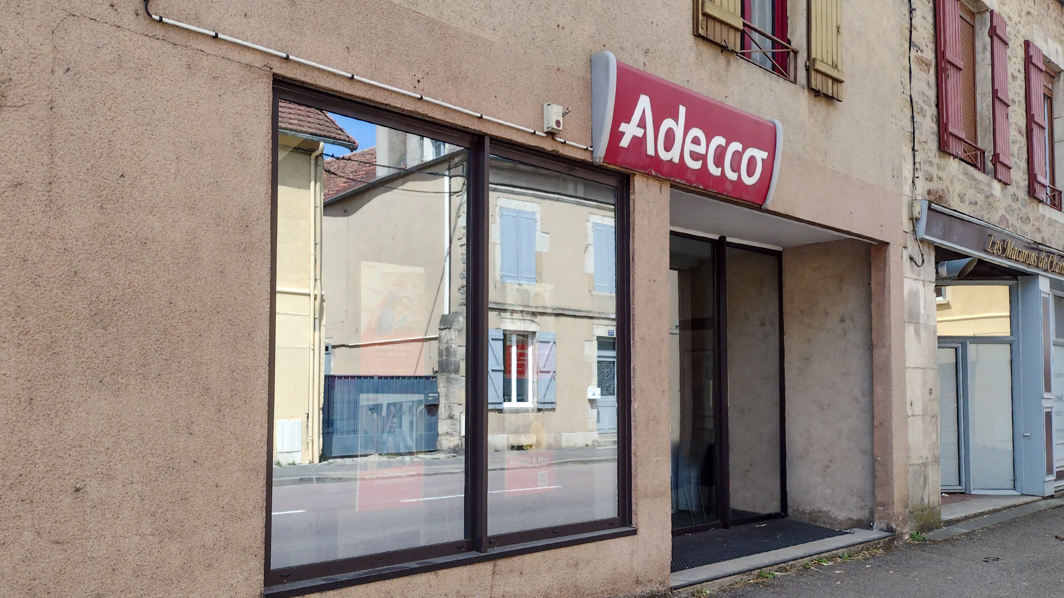 Foto 3 di Adecco Avallon